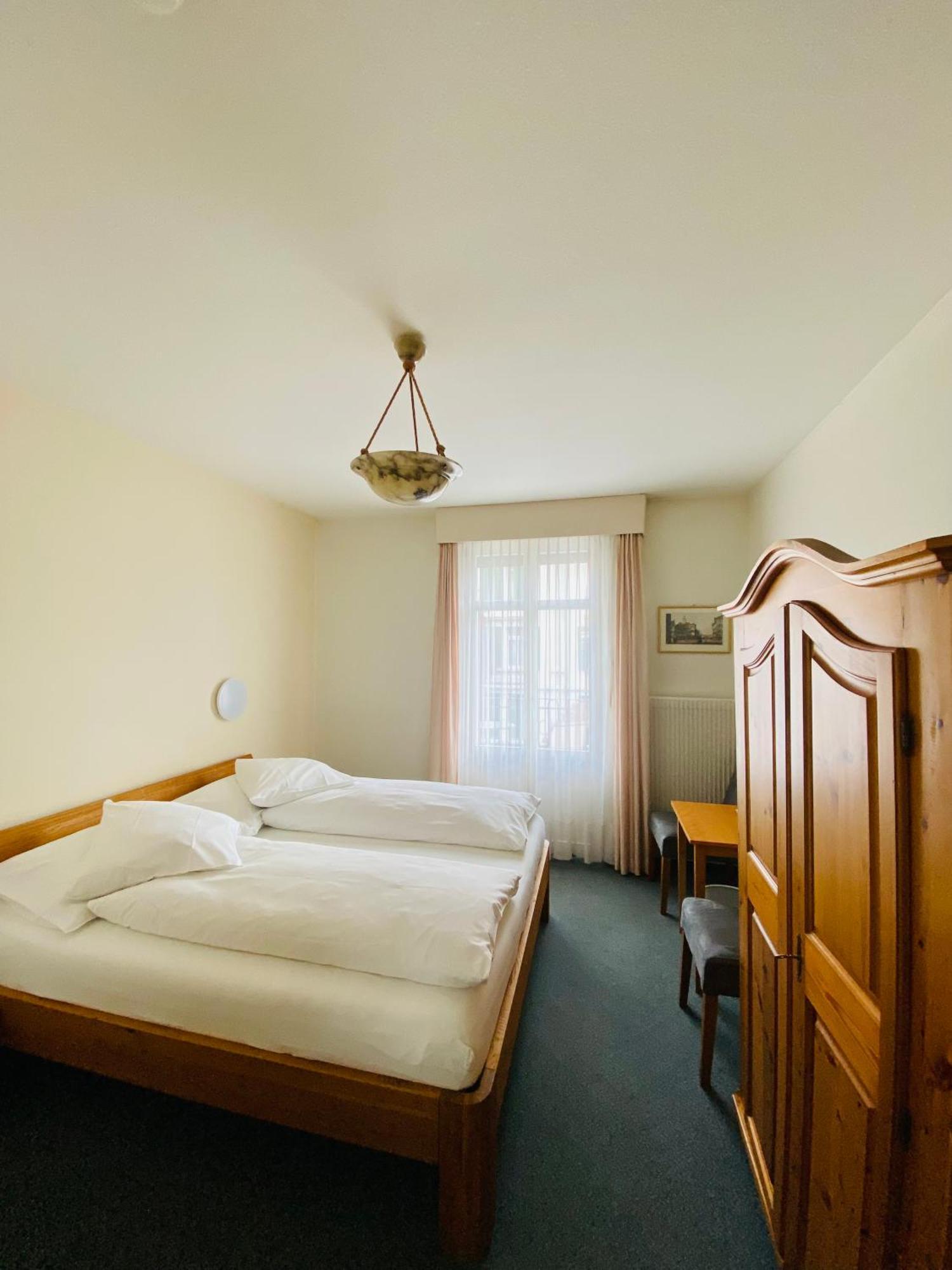 De La Paix Hotel 3*