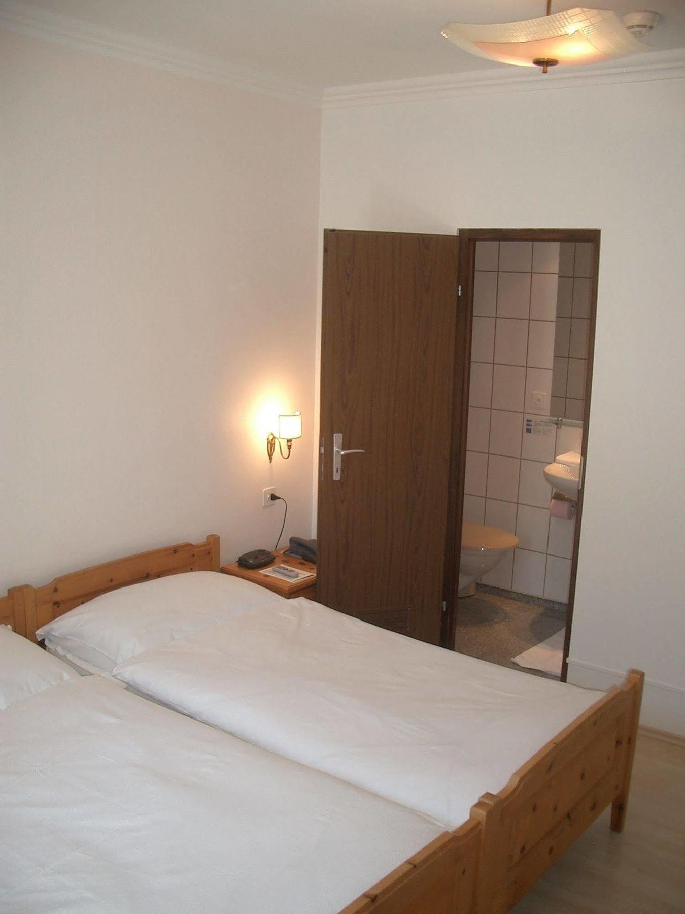 De La Paix Hotel 3*